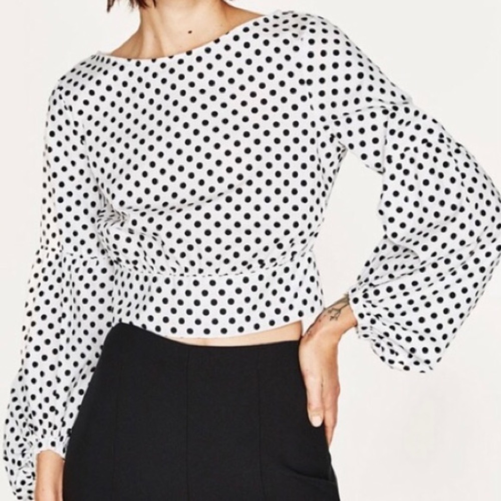 *CLEARING CLOSET /LAST CHANCE! ZARA Cropped Polka Dot, puff sleeve top